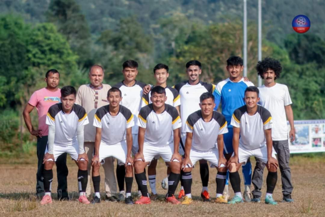 दमाैलीलाइ हराउँदै सिसाघाटमा भएको फुटबलकाे उपाधि सिसाघाट एफसी लाई
