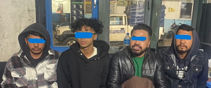स्राेत नखुलेको ६८ लाख सहित ४ जना पक्राउ