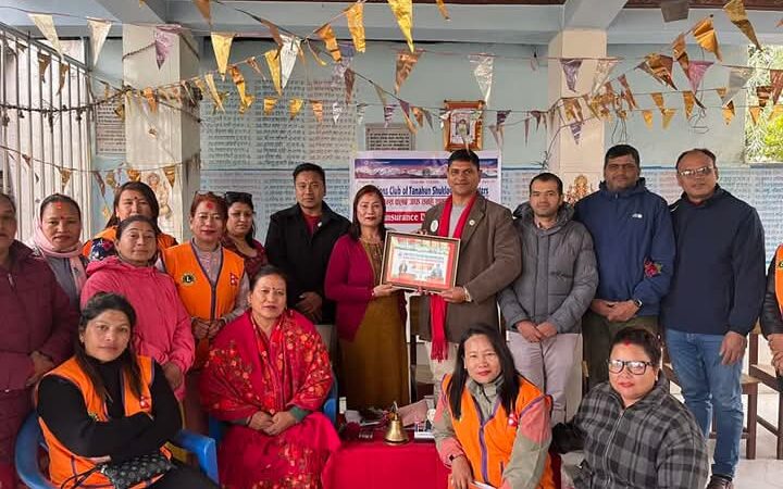 लायन्स क्लव शुक्ला द्वारा विपन्न परिवारलाई स्वास्थ्य बिमा तथा मृगौला पिडितलाइ सहयोग