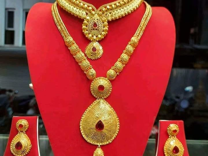 सुनको मूल्य घट्यो , प्रतिताेला एक लाख ४८ हजार ५ सय !