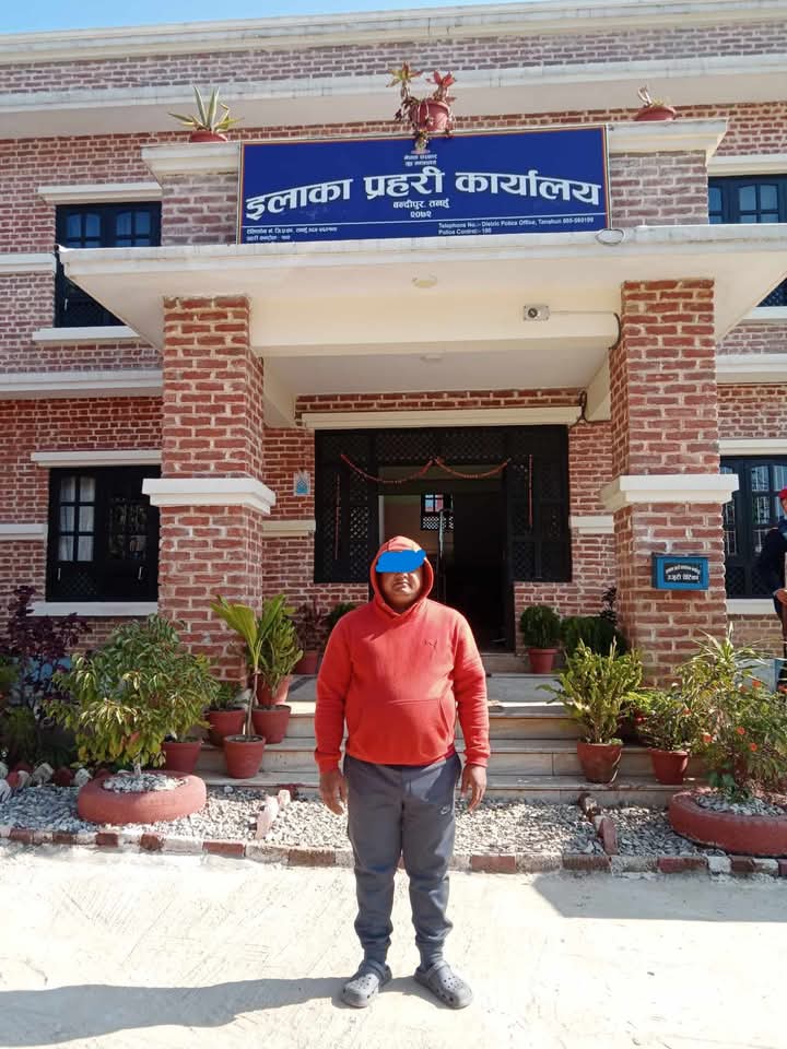 बन्दीपुर प्रहरीकाे अर्को सफलता , चाेरीका माेटरसाइकल समातेको भाेलिपल्ट फरार प्रतिवादी पक्राउ :