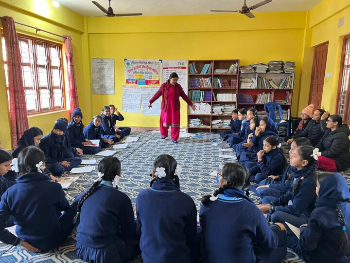 सत्यवतिमा सञ्चालित रूमटुरिडकाे वालिका शिक्षा कार्यक्रममा सराेकारवालाकाे अनुगमन भ्रमण