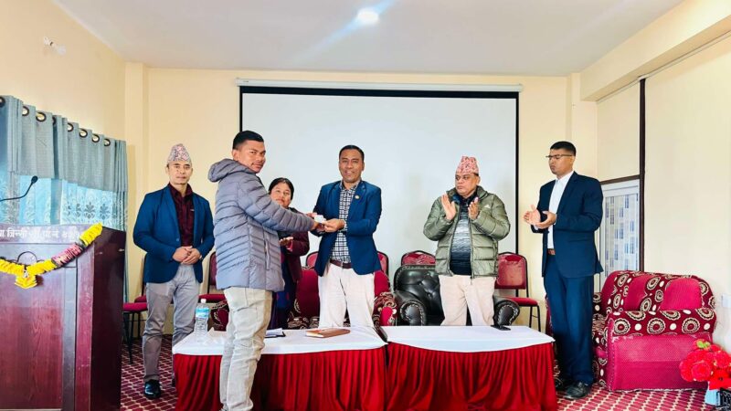 ऋषिङ्गमा राष्ट्रिय परिचयपत्र वितरण सुरु