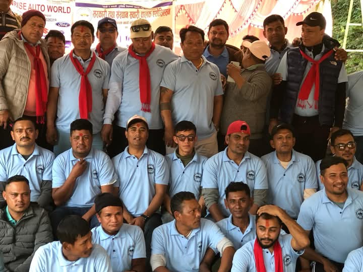 सरकारी तथा संस्थान सवारीचालक एशाेसियसन तनहुँकाे अध्यक्षमा पुनः गुरूङ