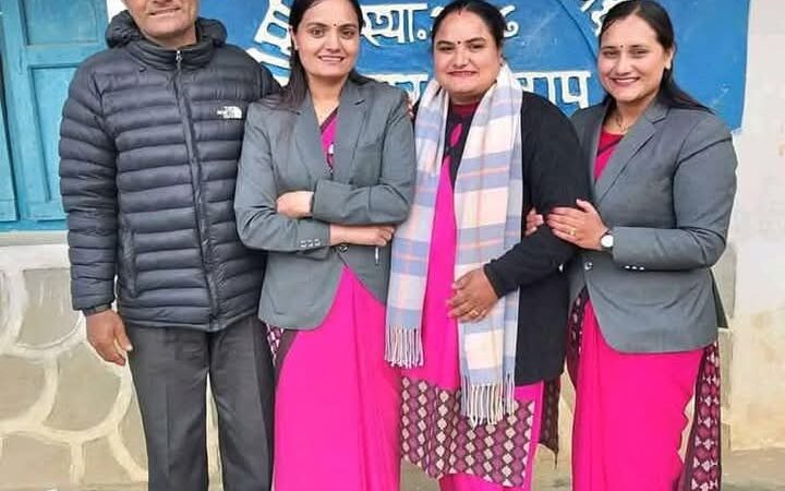बुवा सँगै तीनवटै छोरी शिक्षक
