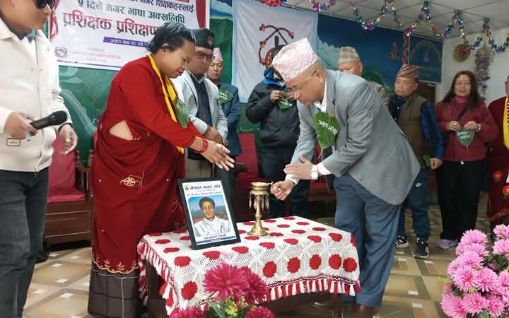 व्यासको सामुदायिक बिद्यालयका मगर शिक्षकलाई मगर भाषा अक्खलिपि प्रशिक्षक प्रशिक्षण तालिम