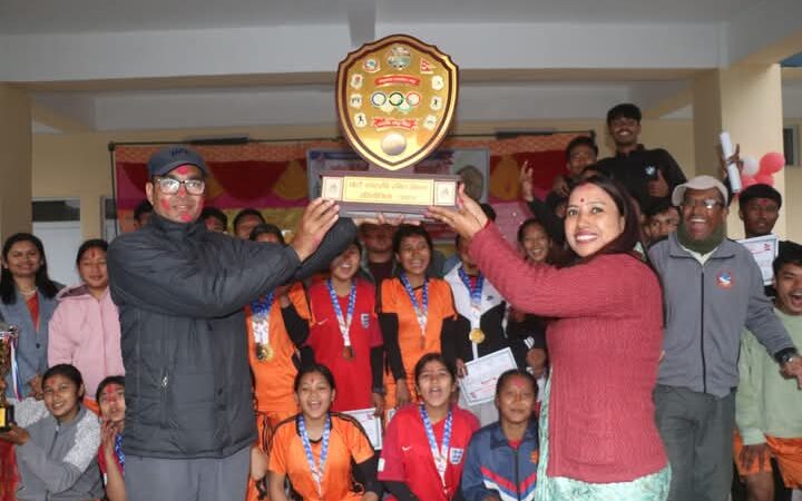 आँबुखैरेनी गाउँपालिका स्तरीय छैटौं राष्ट्रपति रनिङ्ग शिल्डकाे उपाधि मित्रता माविलाइ