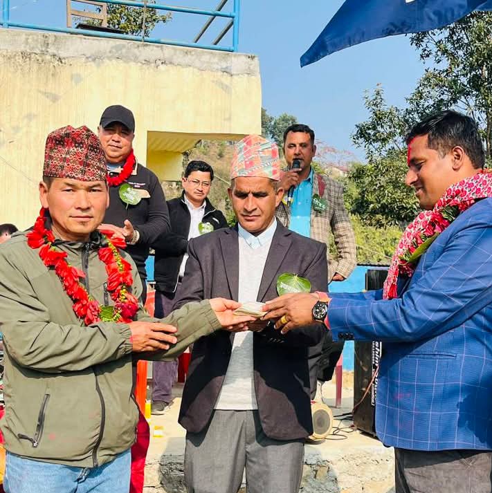 शिक्षक संघ तनहुँका अध्यक्ष रमेश बाबू द्वारा रत्न मा. वि. मा ” गरिमा भट्टराई ” अक्षयकोष स्थापना