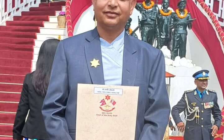 अध्यक्ष अधिकारी प्रधानसेनापति प्रशंसा निशान पदकबाट विभुषित
