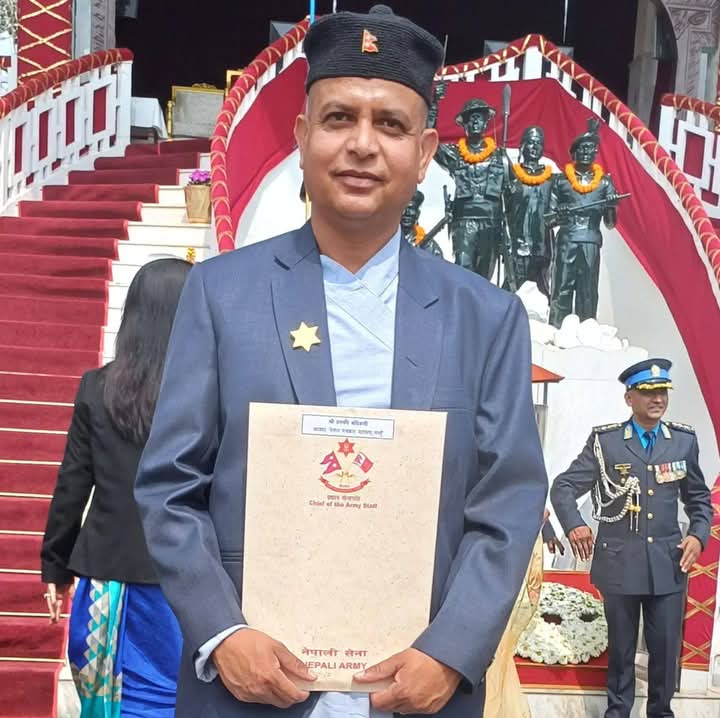 अध्यक्ष अधिकारी प्रधानसेनापति प्रशंसा निशान पदकबाट विभुषित