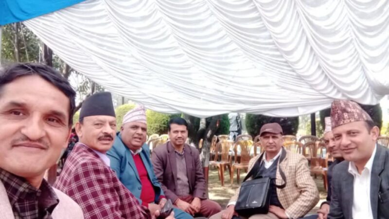 काेलेनिका तनहुँका प्रमुख खनाल कार्यालय छाेडेर संगठनकाे अधिवेशनमा