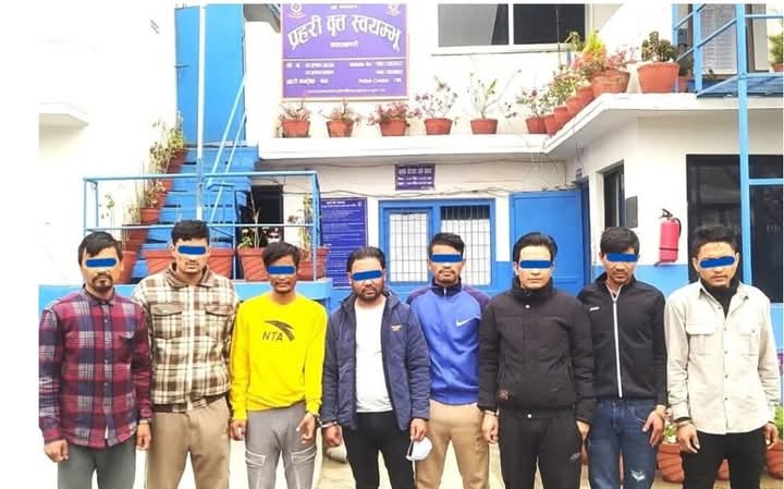 ८ जना पाकेटमार पक्राउ