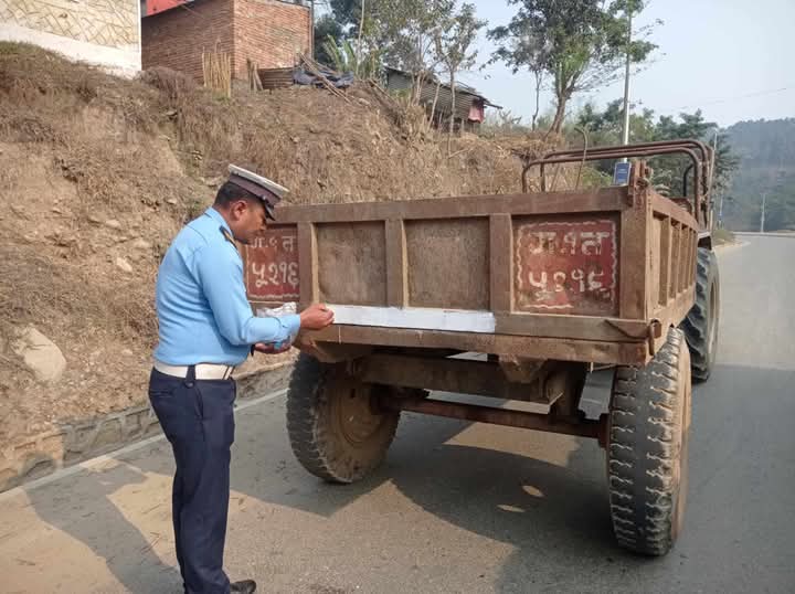 सवारी दुर्घटना न्युनिकरण गर्न तनहुँ ट्राफिककाे सक्रियता