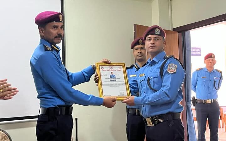 गाेरखामा कार्यरत सइ मिलन पन्थ फागुन महिनाको बेस्ट पुलिस अफ द मन्थ घाेषीत