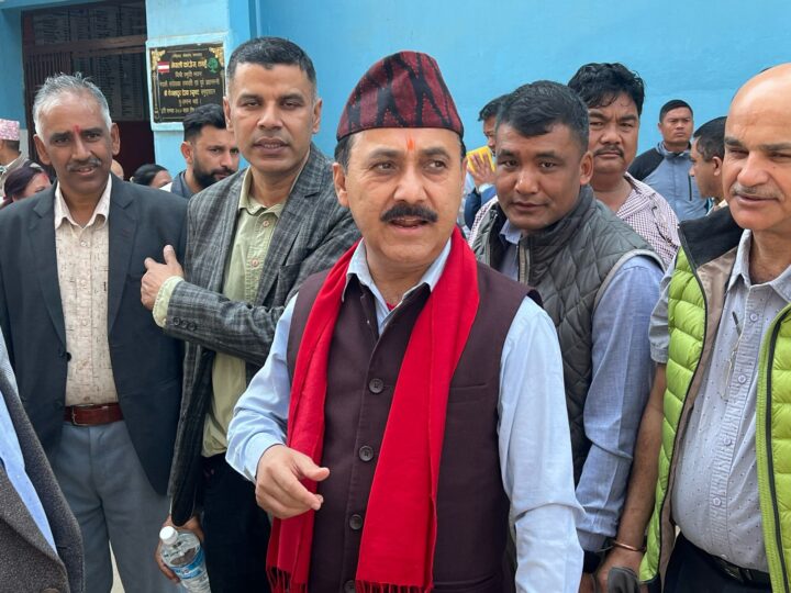 राजा ल्याउछु भन्ने राप्रपाकाे जनमत एउटा स्ववियुमा खुम्चियाे – काङ्ग्रेस महामन्त्री शर्मा