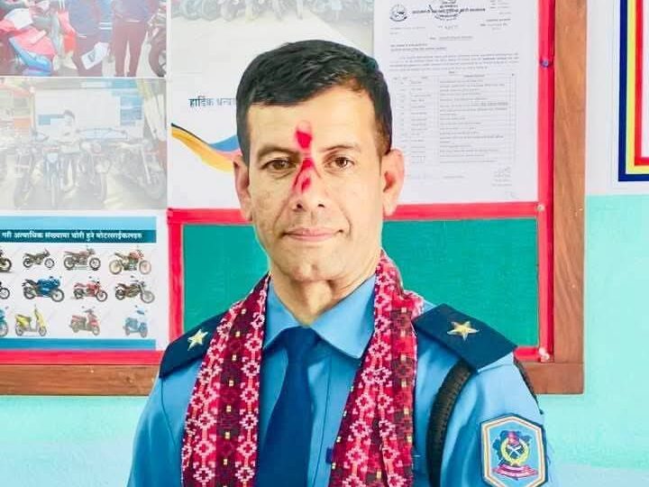 ट्राफिक प्रहरीका असई कृष्ण लुइटेल फागुन महिनाको उत्कृष्ट प्रहरी