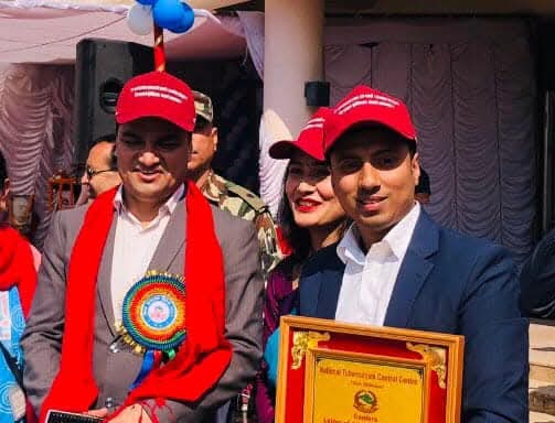 बिश्व क्षयरोग दिवसमा स्वास्थ्यमन्त्री पाैडेलबाट जनस्वास्थ्य तनहुँका कंडेल सम्मानित
