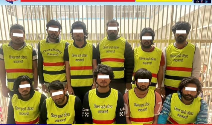 २ अर्ब भन्दा बढी अनलाइन जुवा खेल्ने खेलाउने गिराेह पक्राउ