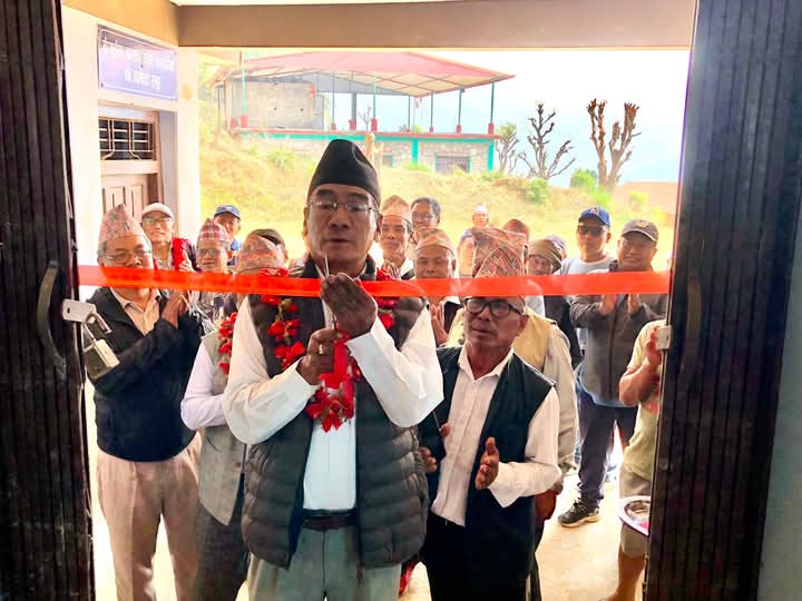 मिछुर्लुङ बहुउदेश्यीय सामुदायिक भवनकाे पुर्व मन्त्री आलेले गरे उद्घाटन