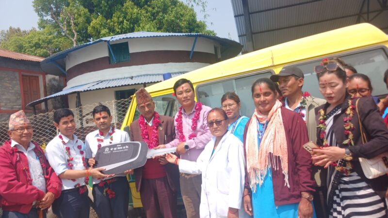 सूर्य नेपाल प्रा.लि द्धारा शुक्लागण्डकी नगरपालिका सँगकाे समन्वयमा फिरफिरे स्वास्थ चौकी लाई एम्बुलेन्स हस्तान्तरण