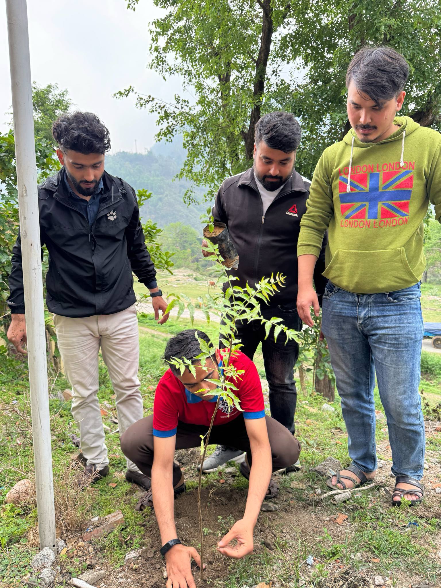 विभिन्न कार्यक्रम गरी मनायो नेविसंघ तनहुँले स्थापना दिवस