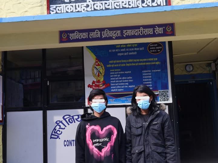 आँबुखैरेनीमा लागुऔषध सहित २ युवक पक्राउ