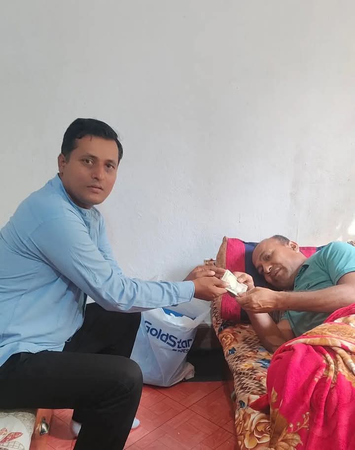 आन्दोलनका घाइते शिक्षक जाजरकोटका रेशमलाइ रमेशबाबुकाे १५ हजार सहयोग