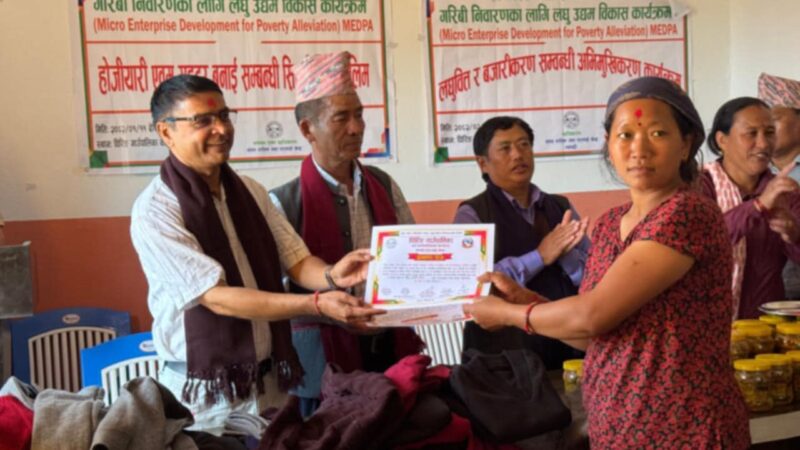 घिरिङका महिलालाई होजियारी स्विटर सिलाई बुनाई र अचार बनाउने तालिम