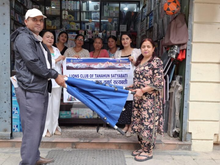 लायन्स क्लव अफ तनहुँ सत्यवती द्वारा बिद्यालयलाई स्टेचर सहयोग