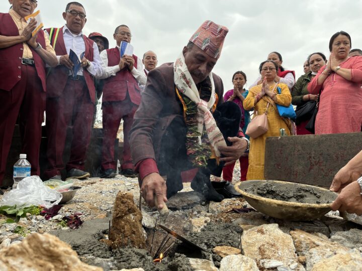 शुक्लागण्डकी ८ एक्लेडाँडामा बन्ने बुद्ध प्रतिमाको जग राखियो