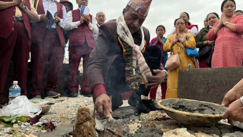शुक्लागण्डकी ८ एक्लेडाँडामा बन्ने बुद्ध प्रतिमाको जग राखियो