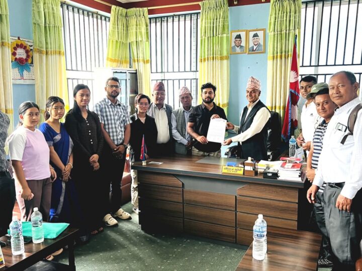 जनज्योति क्याम्पस स्ववियुले महिलामैत्री शौचालय र कार्यालय निर्माणकाे माग गर्दै ज्ञापनपत्र बुझायो