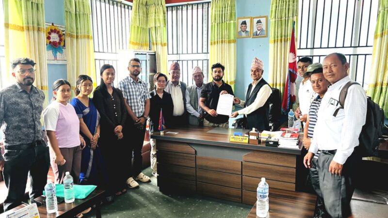 जनज्योति क्याम्पस स्ववियुले महिलामैत्री शौचालय र कार्यालय निर्माणकाे माग गर्दै ज्ञापनपत्र बुझायो
