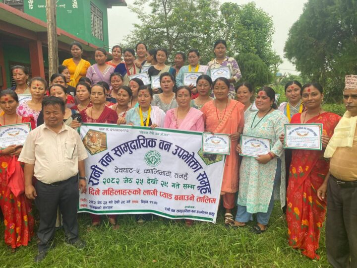 देवघाटका महिलाहरुलाइ ५ दिने सेनेटरी प्याड बनाउने तालीम