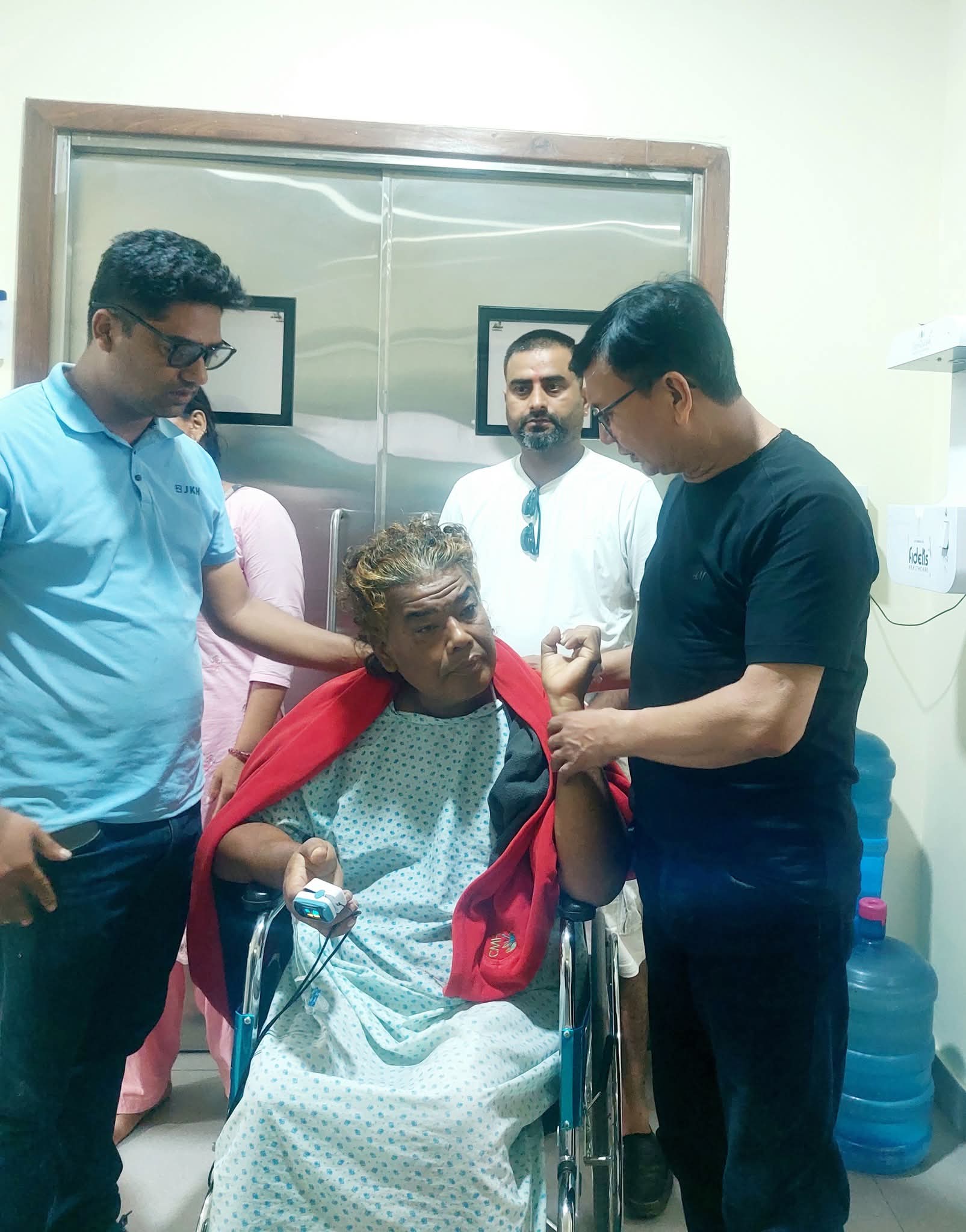 दमाैलीका महेन्द्र गम्भीर बिरामी ,उपचारको लागि सहयोग रकम जुट्दै