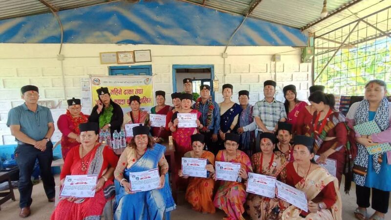 भानु नगरपालिकामा दुई महिने ढाका तथा जनजाती कपडा बुनाई तालिम सम्पन्न