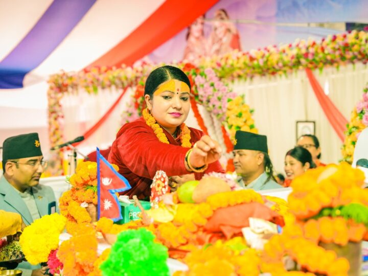 कोटिहोममा गुरुङ समुदायको पोसाकमा भागवत मञ्जरी राधिका दासी