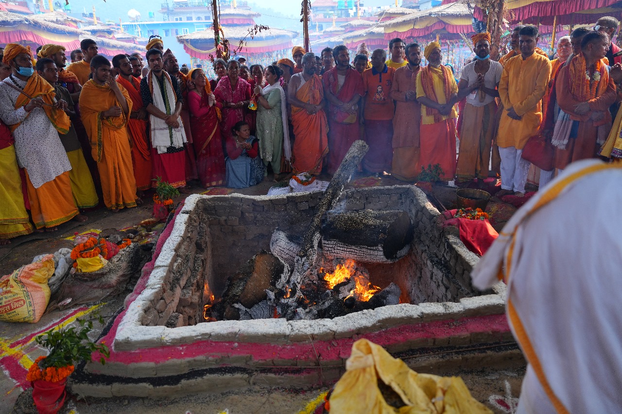 कोटिहोममा यज्ञको पूर्णाहुति, फाउन्डेसनलाई पोखराको २ रोपनी जग्गा दान
