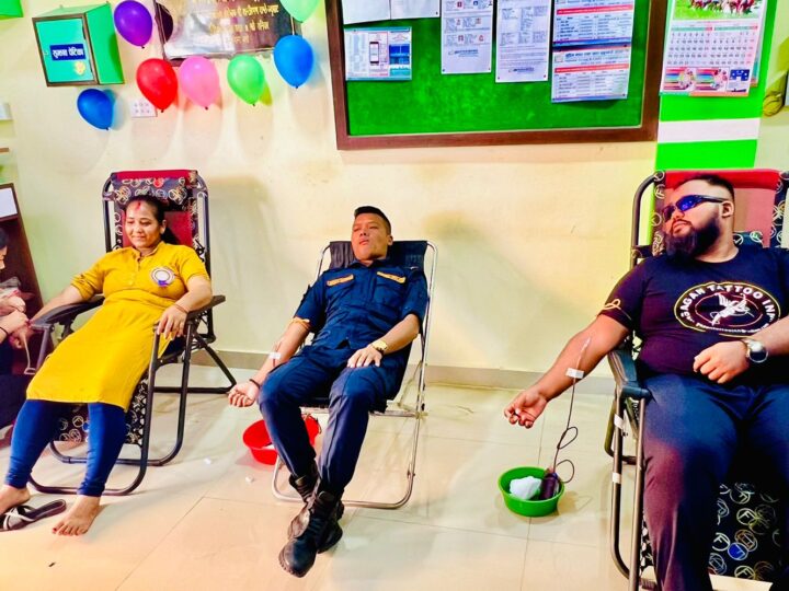 स्थापना दिवसको अवसरमा सुप्रिम सहकारी थर्पुकाे रक्तदान कार्यक्रम