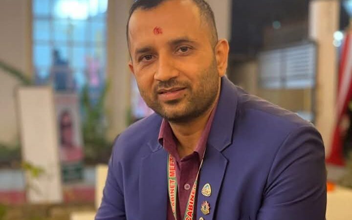 ब्यास नगरका बिरामी र असहाय व्यक्तिलाई वडा सदस्य भण्डारीले निशुल्क सेवा दिने