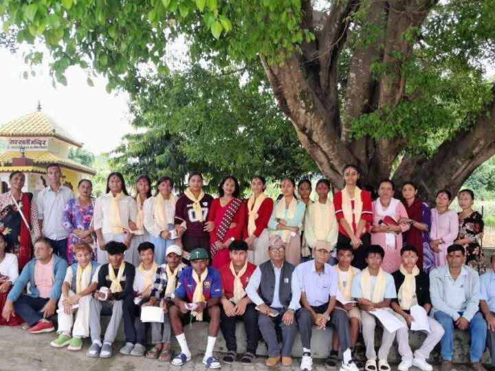 चण्डिदेवीका एसइईमा उत्तीर्ण बिद्यार्थीहरूलाइ बिद्यालयकाे सम्मान
