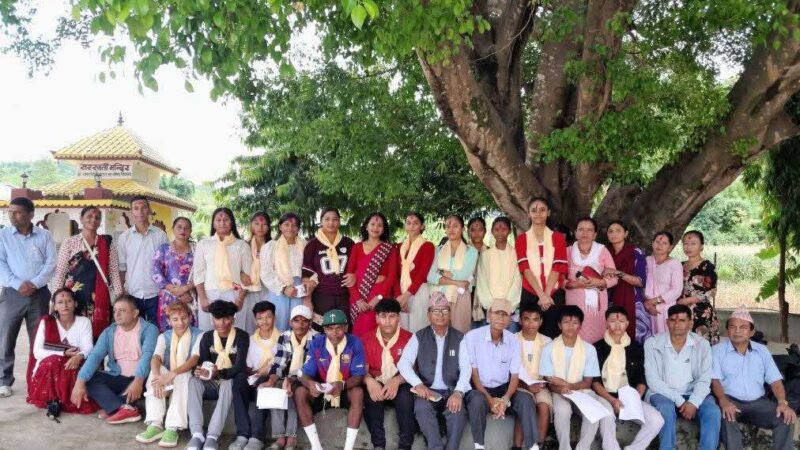 चण्डिदेवीका एसइईमा उत्तीर्ण बिद्यार्थीहरूलाइ बिद्यालयकाे सम्मान