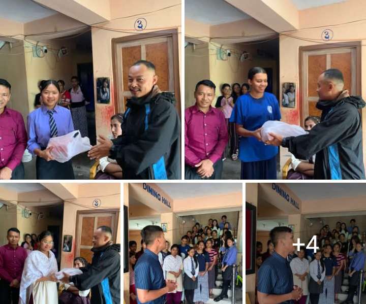 झुलबहादुर आले स्मृति प्रतिष्ठान द्वारा आदिकवि भानुभक्तका बिद्यार्थीलाई पुस्तक वितरण