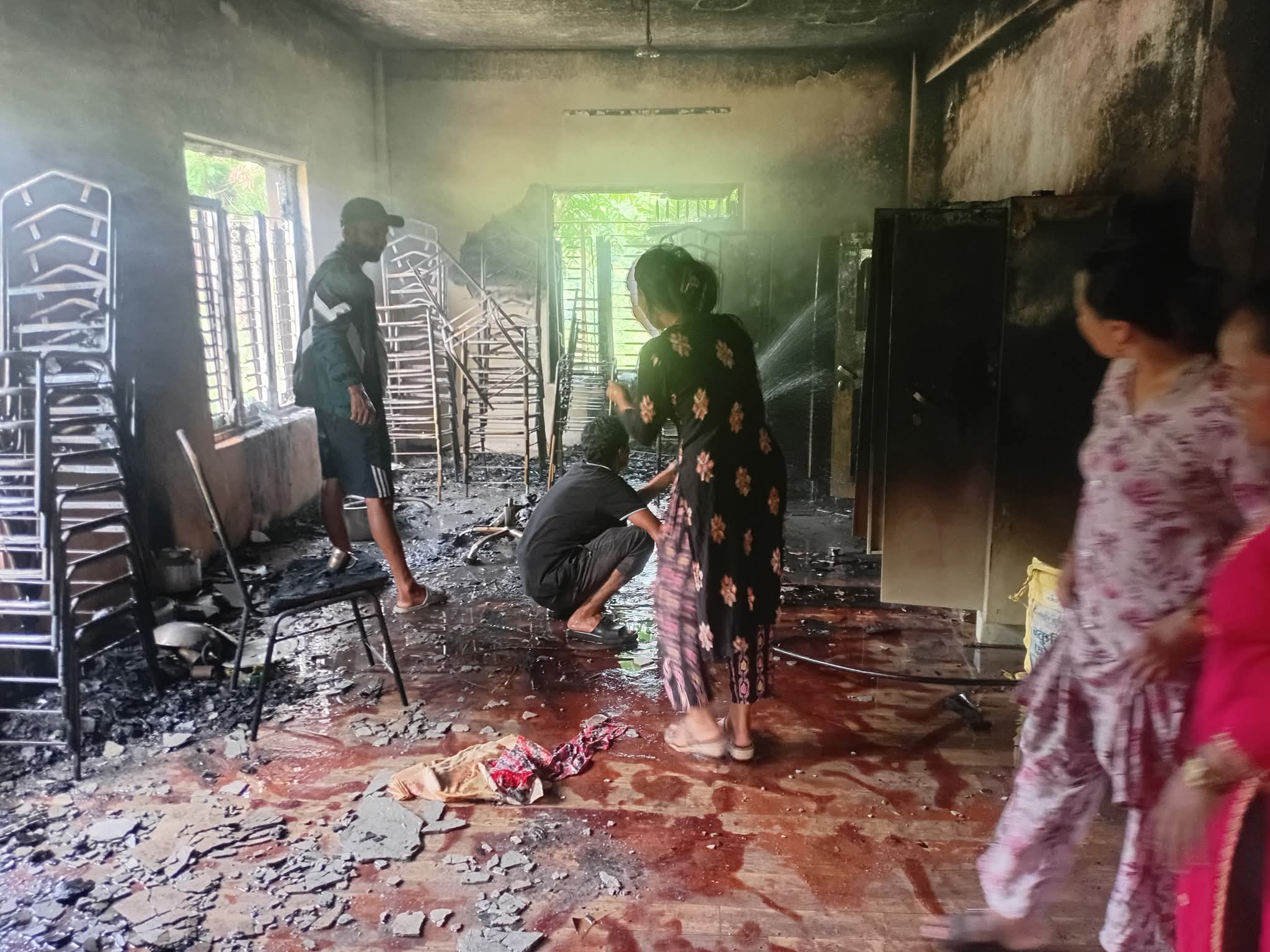 शुक्लागण्डकी ११ काे वडा कार्यालयमा आगलागी हुँदा झण्डै ८ लाखको क्षति