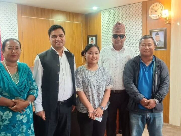 बन्दिपुर अस्पतालकाे सेवा विस्तारकाे माग गर्दै उपाध्यक्ष पञ्चमायाकाे टाेली पुग्यो मन्त्रालयमा