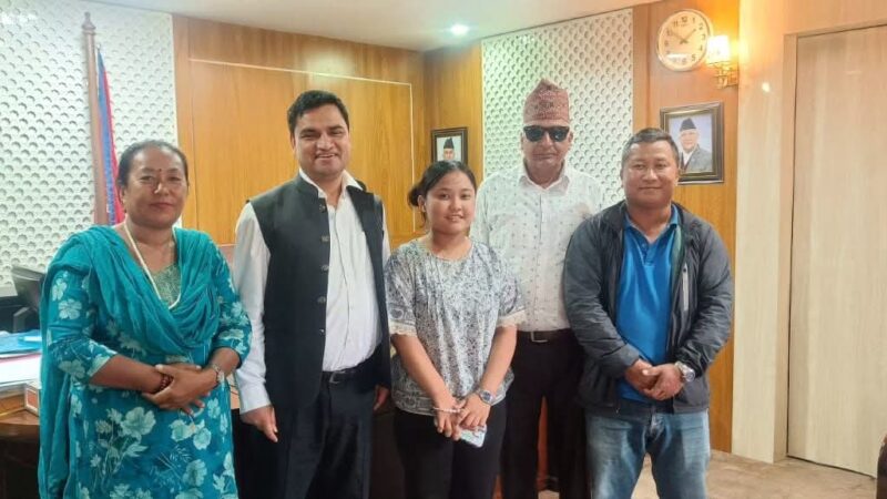 बन्दिपुर अस्पतालकाे सेवा विस्तारकाे माग गर्दै उपाध्यक्ष पञ्चमायाकाे टाेली पुग्यो मन्त्रालयमा