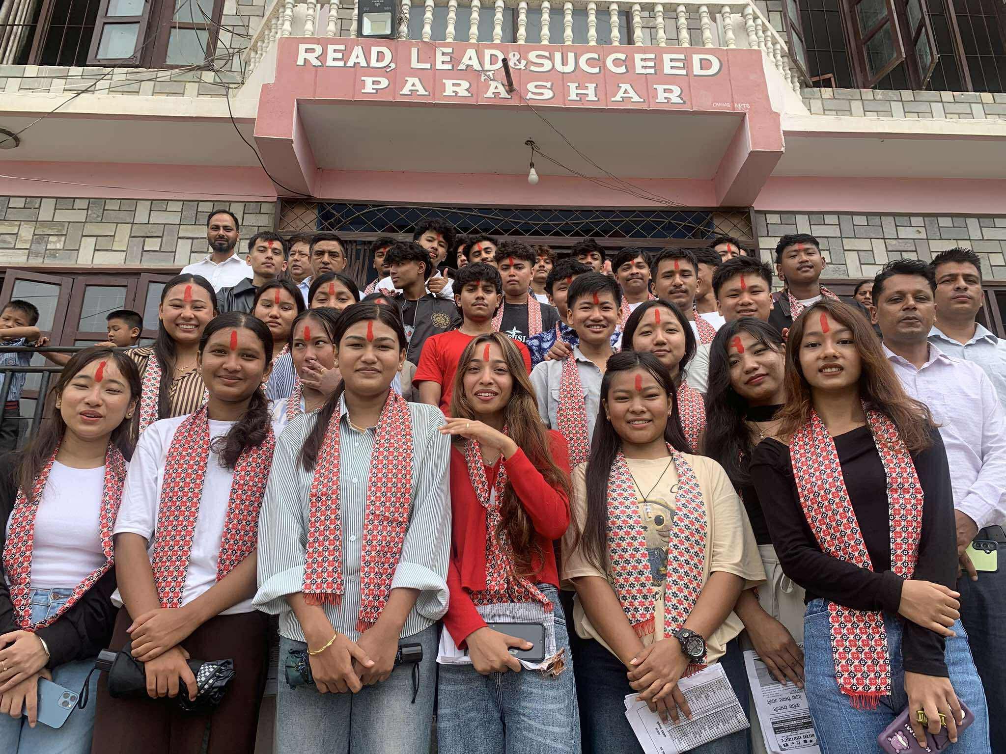 पराशर कलेज द्वारा कक्षा-१२ उतिर्ण विद्यार्थीहरुलाई बधाई एवं सम्मान