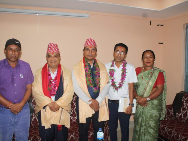 बन्दीपुर गाउँपालिकामा नयाँ प्रमुख प्रशासकीय अधिकृतलाइ स्वागत , पुरानालाई बिदाइ
