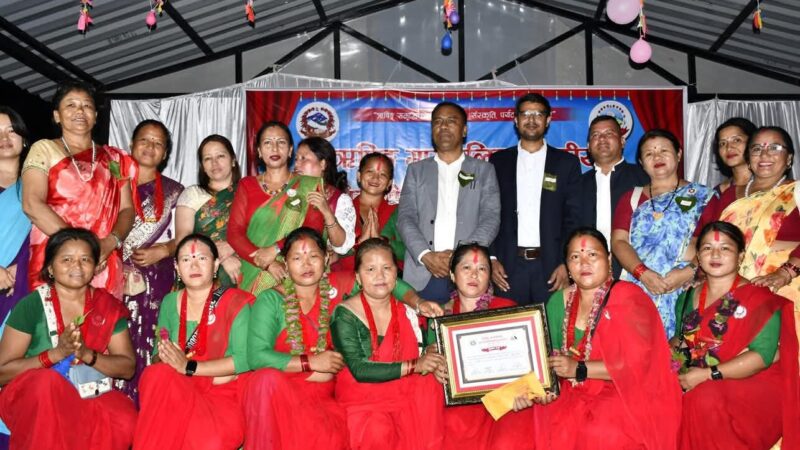 ऋषिङ्गमा भएको तीज गीत प्रतियोगितामा ग्याजा आमा समूह प्रथम