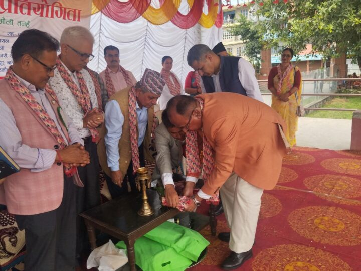 जाेशी एफएमकाे कार्यक्रममा पानी बराबरका भण्डारी र न्याैपानेकाे इन्ट्री !